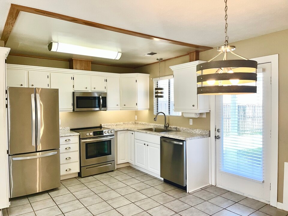 3117 Debra Blvd in Panama City, FL - Foto de edificio