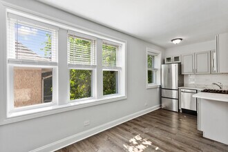 1521 W Sherwin Ave in Chicago, IL - Building Photo - Building Photo