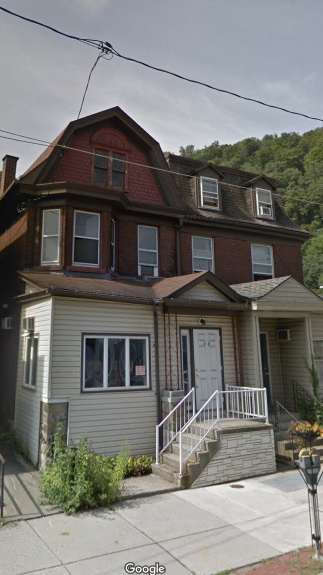 102 Main St, Unit Rear