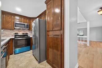 11504 Village Pl Dr in Houston, TX - Foto de edificio - Building Photo