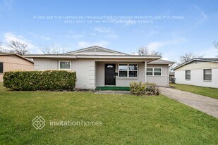 2740 Blue Ridge Dr in Mesquite, TX - Building Photo