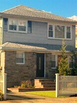 121 Nassau Blvd in West Hempstead, NY - Building Photo