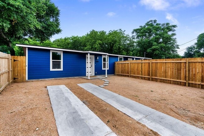 1618 Webberville Rd in Austin, TX - Building Photo - Building Photo