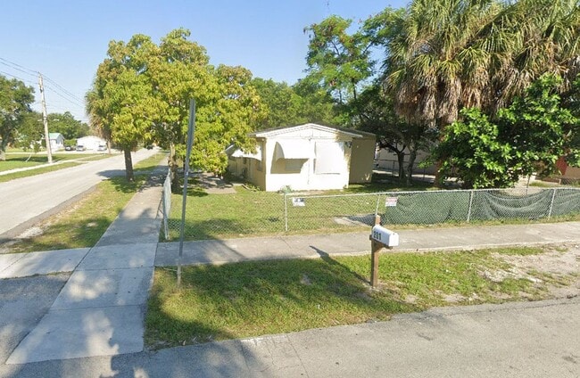 201 NW 28th Ave in Fort Lauderdale, FL - Building Photo - Building Photo