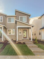 849 Sifuentez Ct in Woodburn, OR - Building Photo