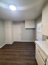 1812 Clayton Ave, Unit 7 in Modesto, CA - Building Photo - Building Photo
