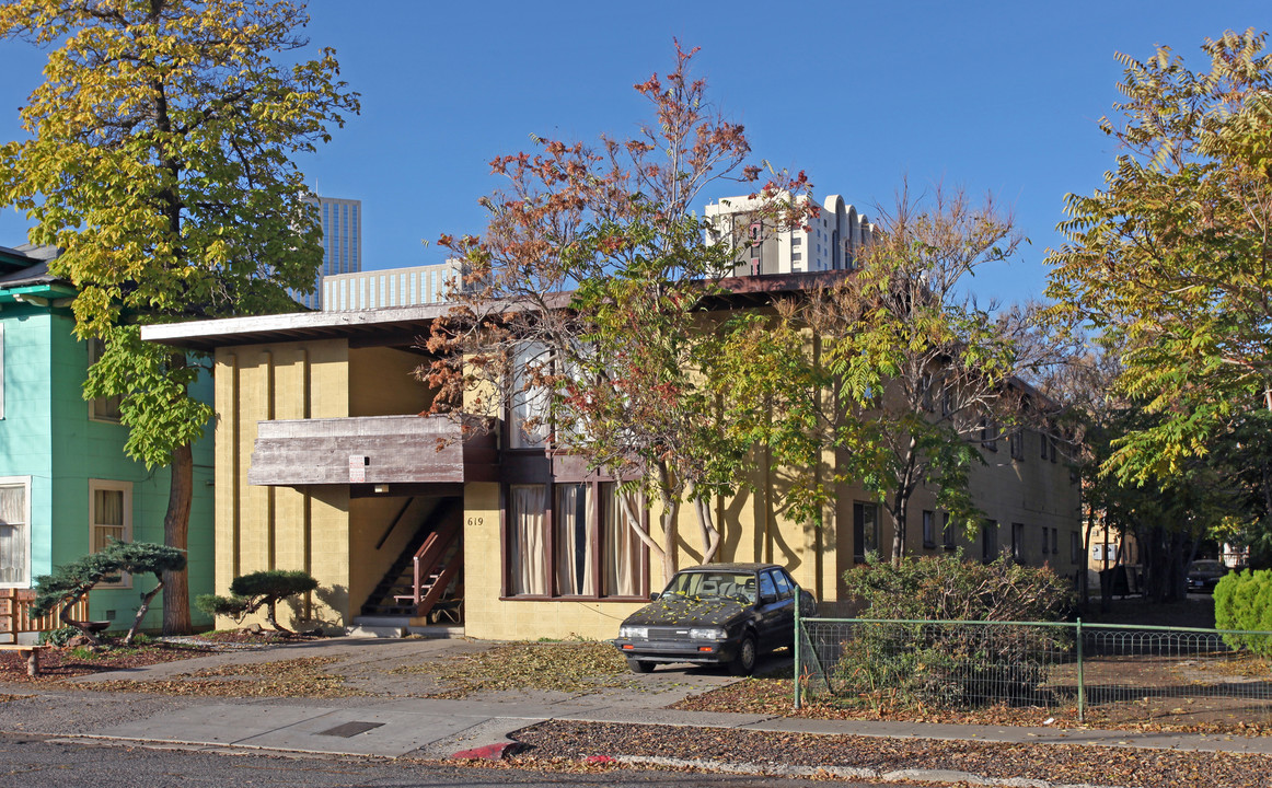 619 N Lake St in Reno, NV - Foto de edificio