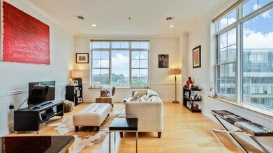 769 Montgomery St in Jersey City, NJ - Building Photo - Building Photo