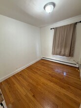 10 Neptune St Ct, Unit #2 in Lynn, MA - Foto de edificio - Building Photo