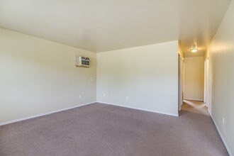 Meadowview Townhomes in Fowlerville, MI - Building Photo - Interior Photo