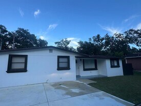 9315 N 46th St in Tampa, FL - Building Photo