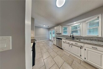 221 The Esplanade Wy SE in Loganville, GA - Building Photo - Building Photo