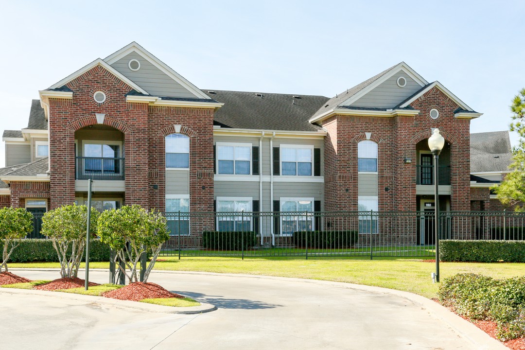 Peninsula Park in Houston, TX - Building Photo