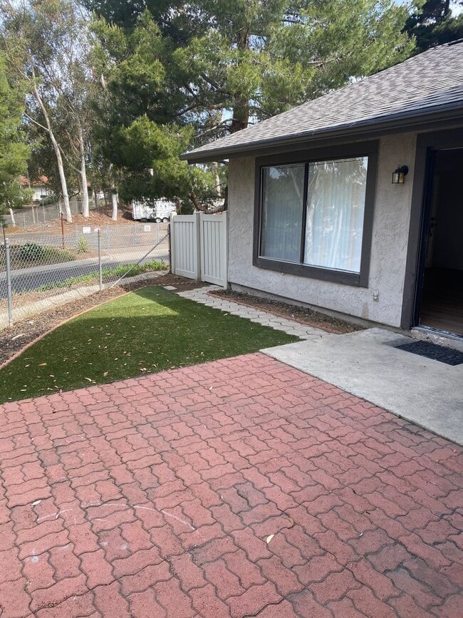 12194 Wilsey Way in Poway, CA - Building Photo - Building Photo