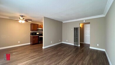 4030 Chamoune Ave in San Diego, CA - Foto de edificio - Interior Photo