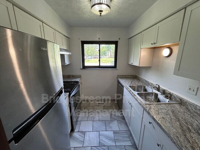 7734 Betsy Ross Cir in Washington Township, OH - Building Photo - Building Photo