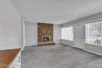 20195 River Oaks Dr in Dearborn Heights, MI - Foto de edificio - Building Photo