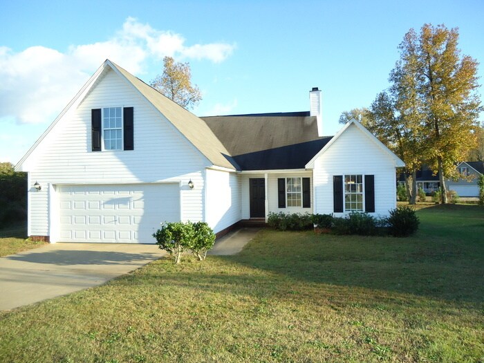 123 Norris Ct in Raeford, NC - Building Photo