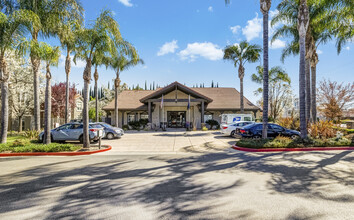 Brooks Landing in Modesto, CA - Foto de edificio - Building Photo