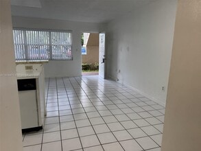 8670 NW 6th Ln in Miami, FL - Building Photo - Building Photo
