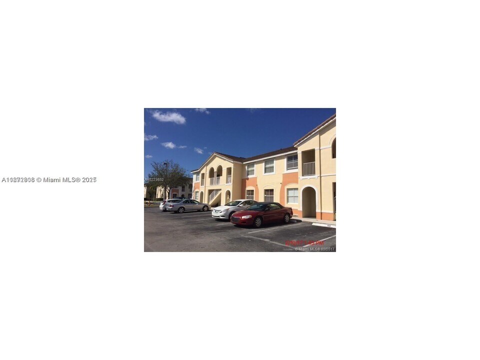 1677 SE 27th Ct in Homestead, FL - Building Photo