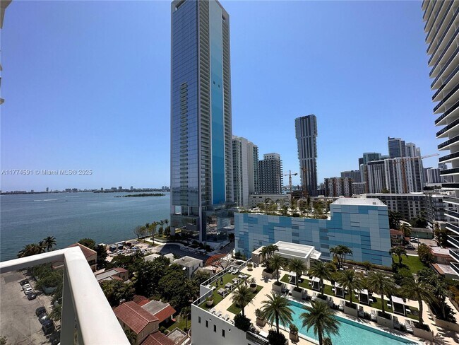 601 NE 27th St in Miami, FL - Building Photo - Building Photo
