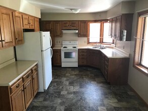 303 Locust St in Hospers, IA - Building Photo - Building Photo