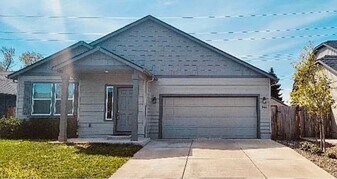 544 SE Casting St in Albany, OR - Building Photo