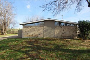 2710 St Edwards Cir in Austin, TX - Building Photo