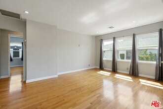 1444 Meadowbrook Ave in Los Angeles, CA - Building Photo - Building Photo