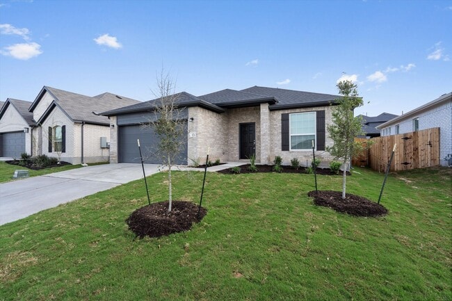 315 Diamondleaf Dr in Mustang Ridge, TX - Building Photo - Building Photo