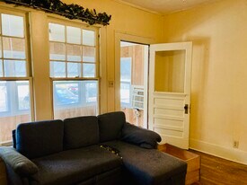 162 Ramble St, Unit Apt C in Hot Springs, AR - Building Photo