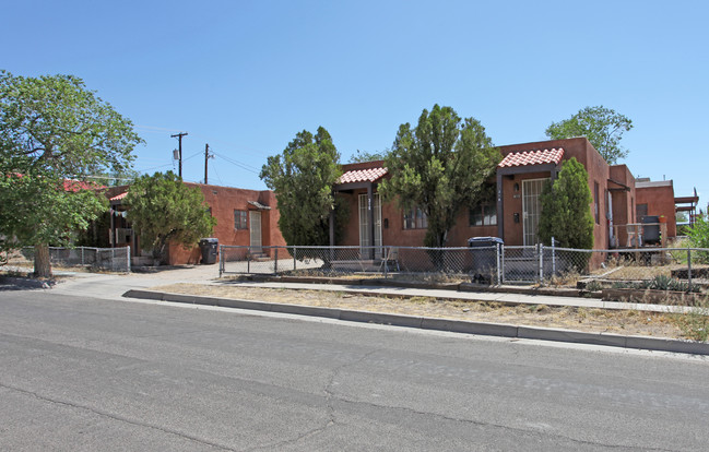 312-318 Maple St SE in Albuquerque, NM - Building Photo - Building Photo