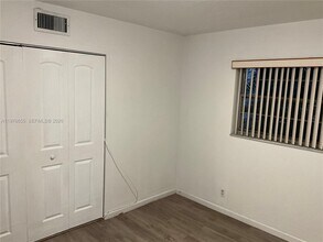 100 Berkley Rd in Hollywood, FL - Building Photo - Building Photo