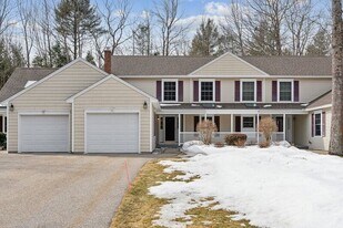 31 Hampton Glen Dr in Kennebunk, ME - Building Photo