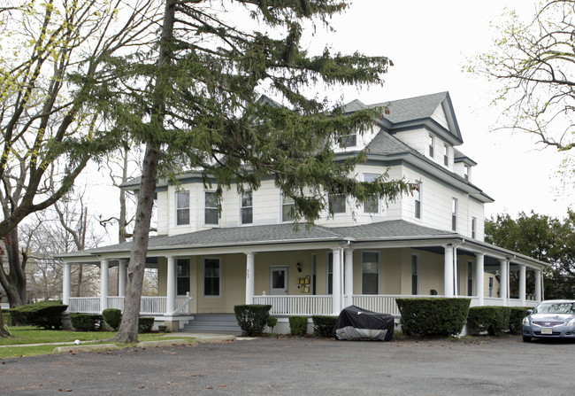 557 Westwood Ave in Long Branch, NJ - Building Photo - Building Photo