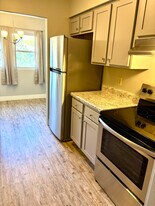 4026 N Illinois Ave in Peoria Heights, IL - Building Photo