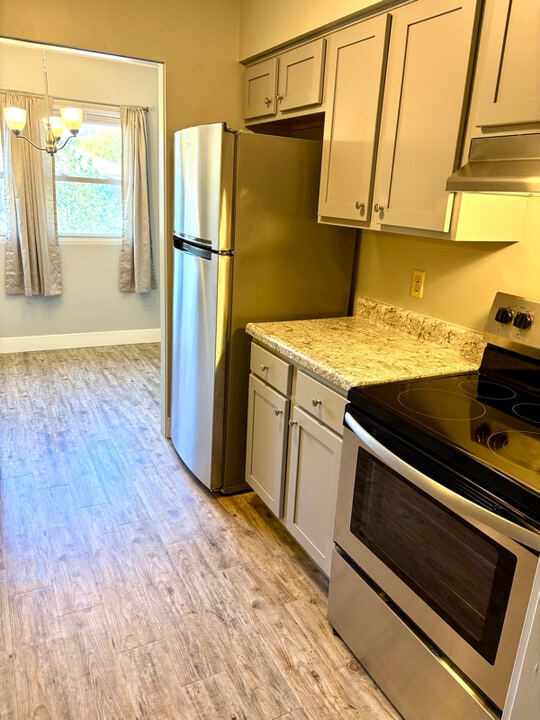 4026 N Illinois Ave in Peoria Heights, IL - Foto de edificio