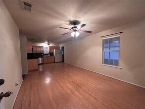 1220 S 6th St in Bonham, TX - Building Photo - Building Photo