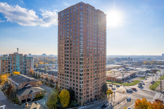 The Omni in Toronto, ON - Building Photo - Building Photo