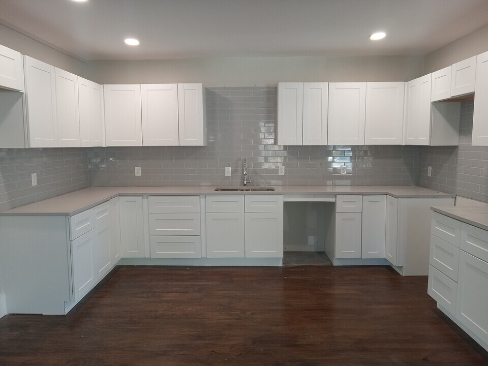 11207 Myrtice Dr in Dallas, TX - Building Photo
