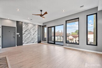 150 Easton Ave in New Brunswick, NJ - Building Photo - Building Photo