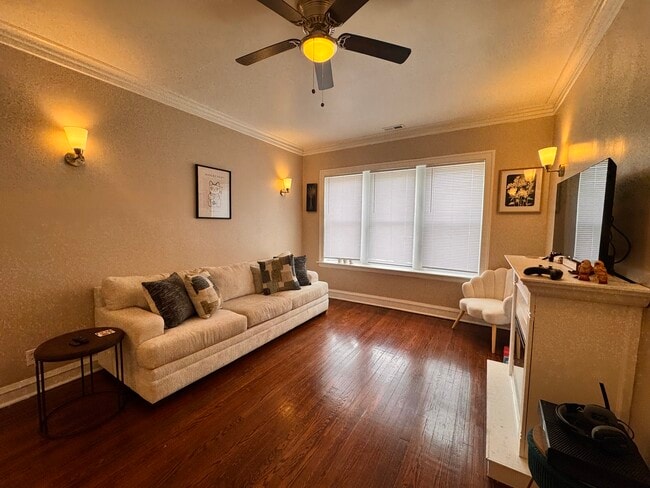 2833 W 66th St, Unit 2 in Chicago, IL - Building Photo - Building Photo