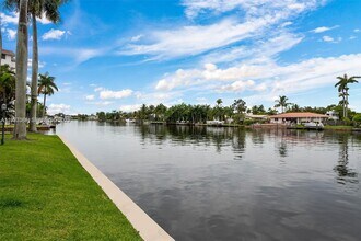 1881 Middle River Dr in Fort Lauderdale, FL - Foto de edificio - Building Photo