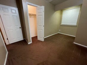 520 North St in Pettus, TX - Foto de edificio - Building Photo