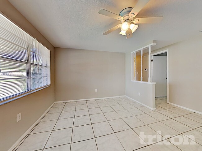 10294 129th Terrace N, Unit 2 in Largo, FL - Foto de edificio - Building Photo