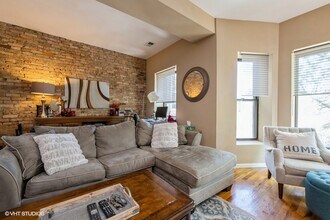 845 W Leland Ave, Unit 2 in Chicago, IL - Building Photo - Building Photo