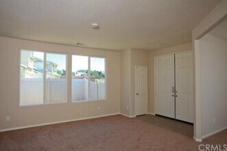 36742 37th St E in Palmdale, CA - Building Photo - Building Photo