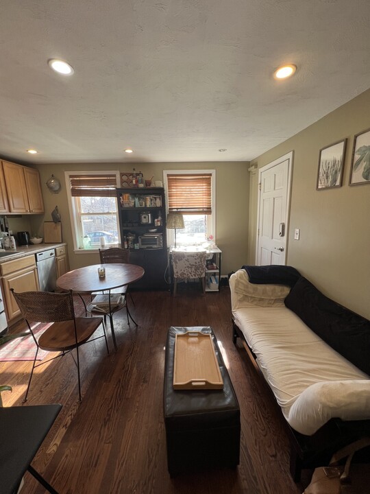 735 Somerville Ave, Unit 1 in Somerville, MA - Building Photo