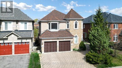 41 Grange Dr in Richmond Hill, ON - Building Photo - Building Photo